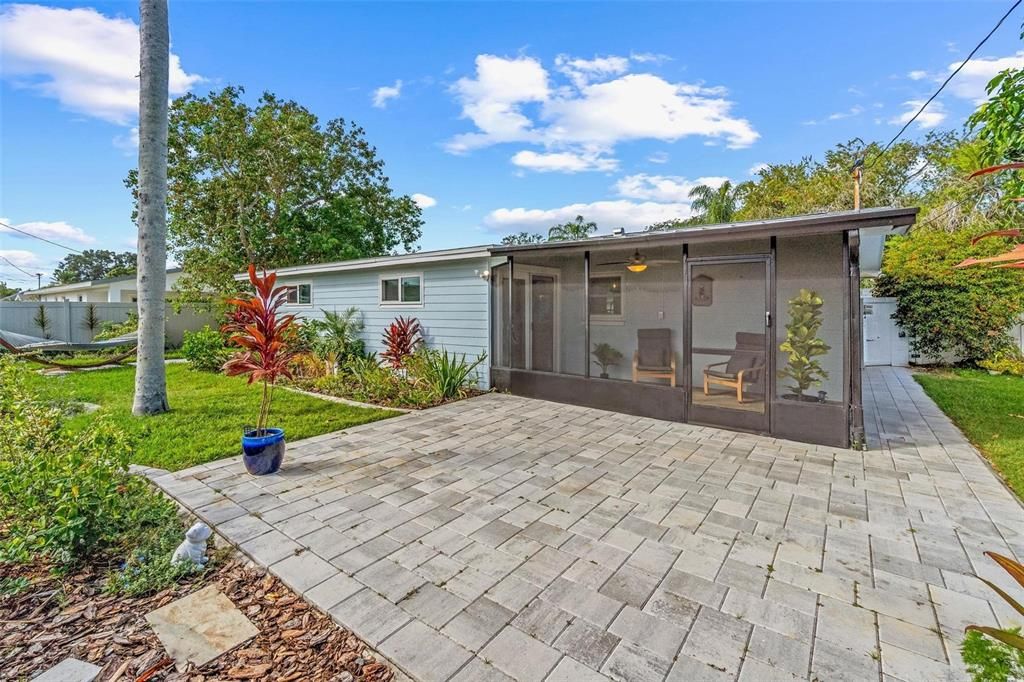 合同活跃: $499,999 (3 贝兹, 2 浴室, 1543 平方英尺)