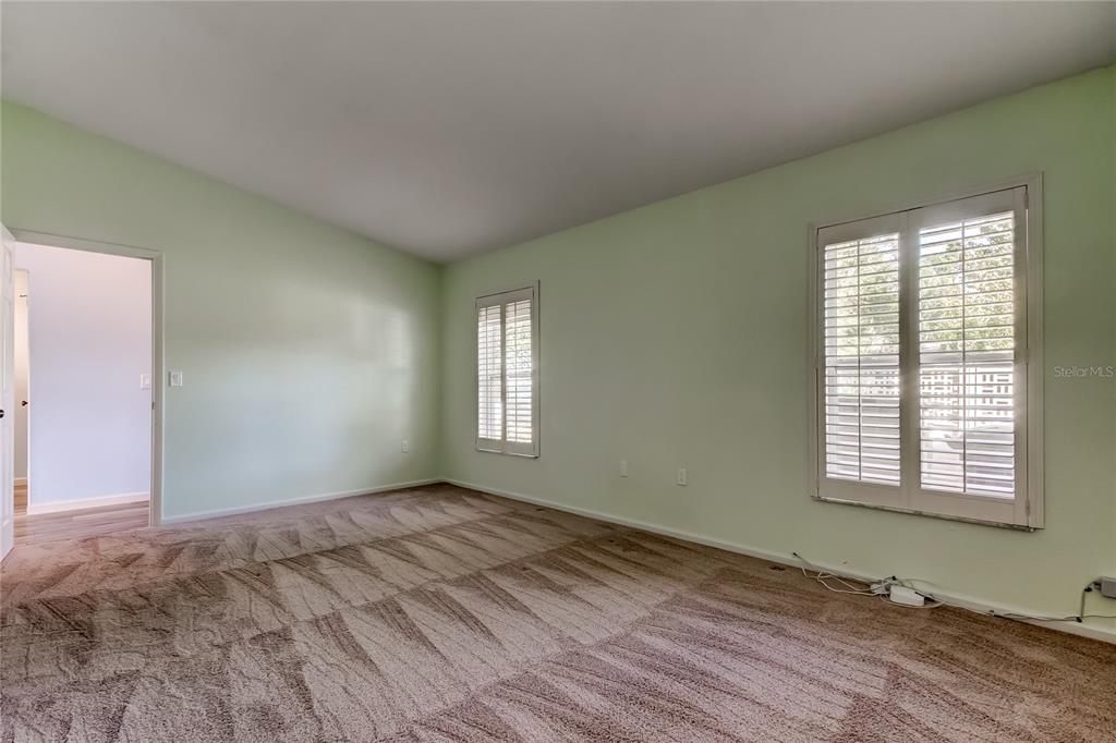 Active With Contract: $260,000 (3 beds, 2 baths, 1230 Square Feet)