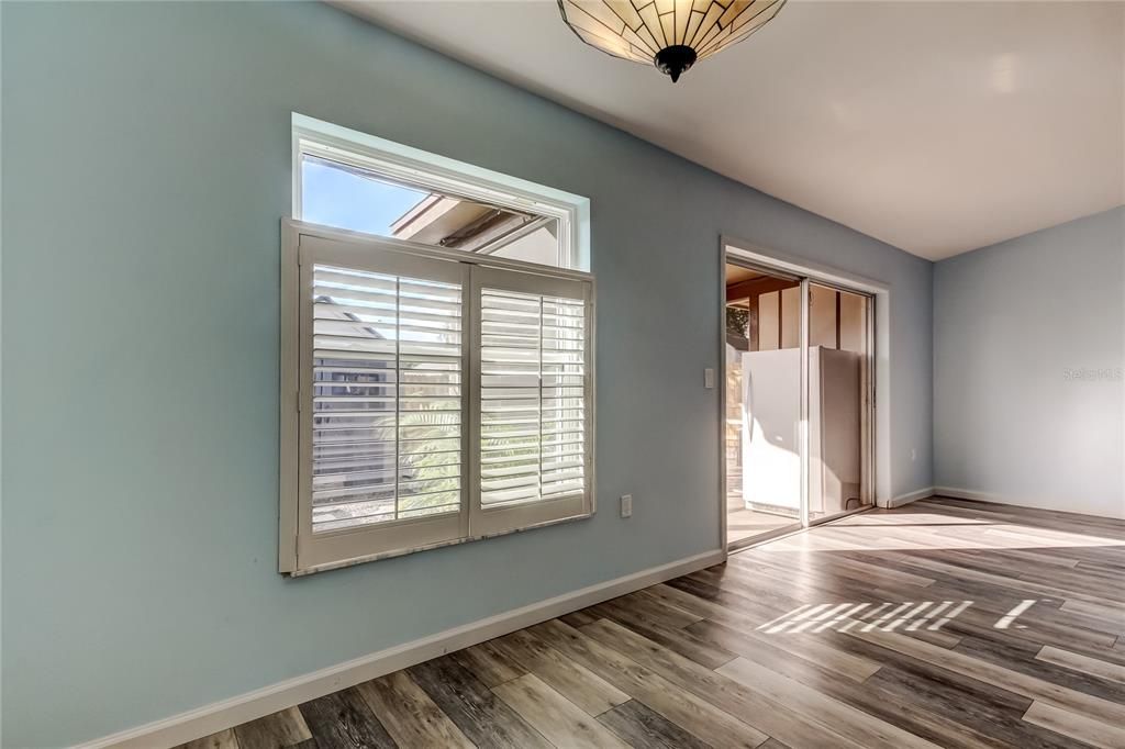 Active With Contract: $260,000 (3 beds, 2 baths, 1230 Square Feet)