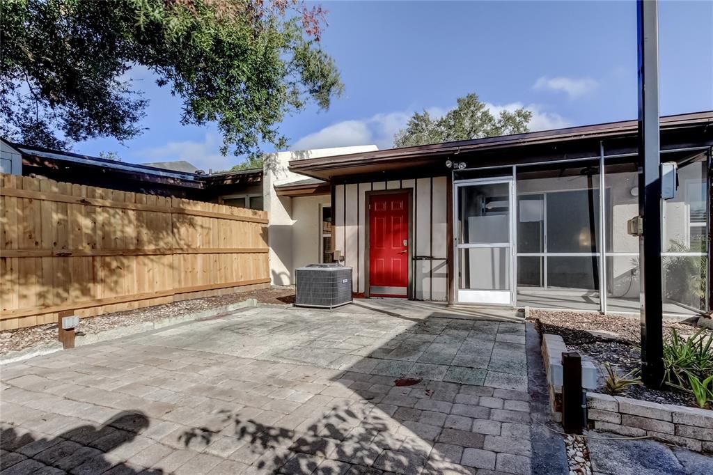 Active With Contract: $260,000 (3 beds, 2 baths, 1230 Square Feet)