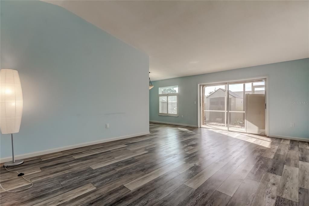 Active With Contract: $260,000 (3 beds, 2 baths, 1230 Square Feet)