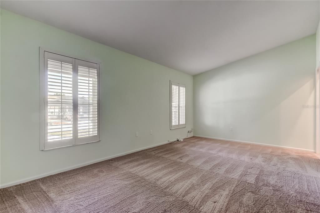 Active With Contract: $260,000 (3 beds, 2 baths, 1230 Square Feet)