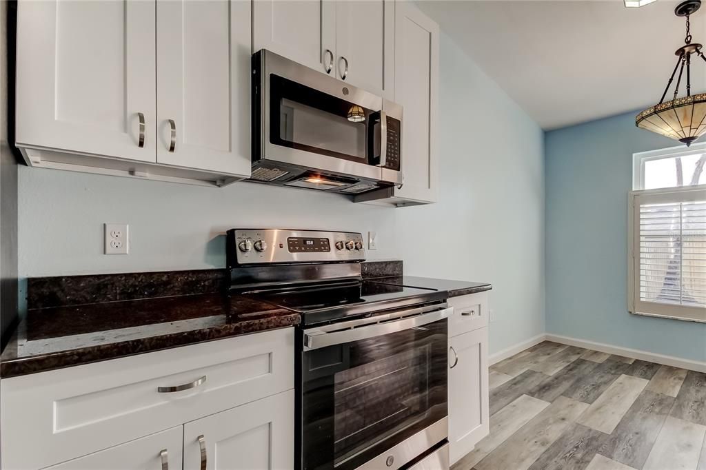 Active With Contract: $260,000 (3 beds, 2 baths, 1230 Square Feet)