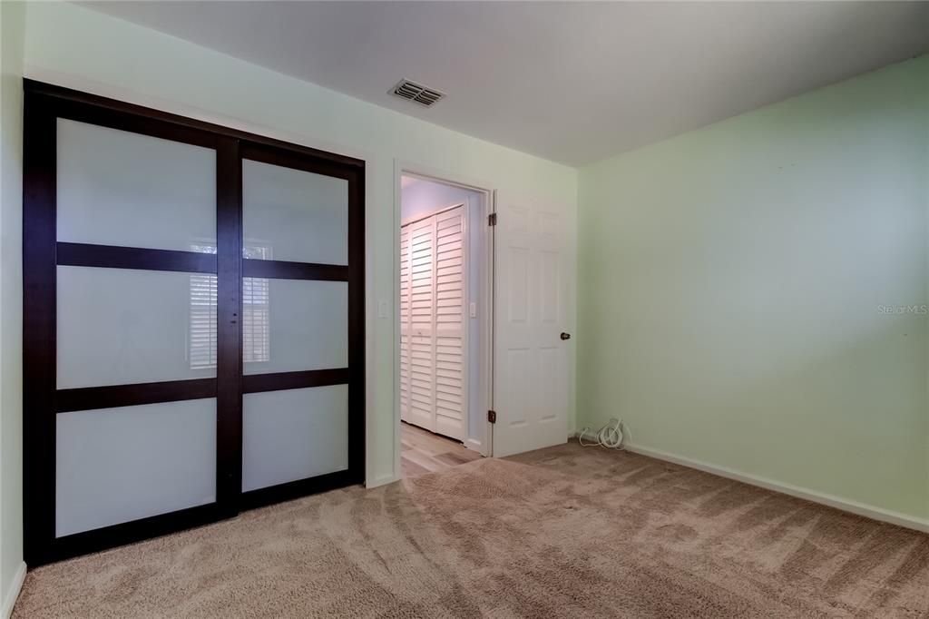 Active With Contract: $260,000 (3 beds, 2 baths, 1230 Square Feet)