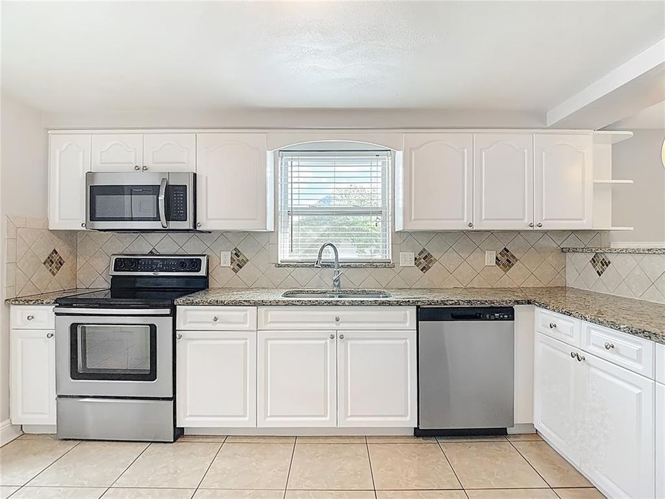 Active With Contract: $250,000 (3 beds, 2 baths, 1446 Square Feet)