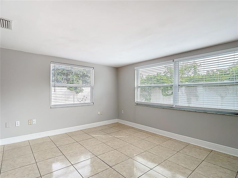 Active With Contract: $250,000 (3 beds, 2 baths, 1446 Square Feet)