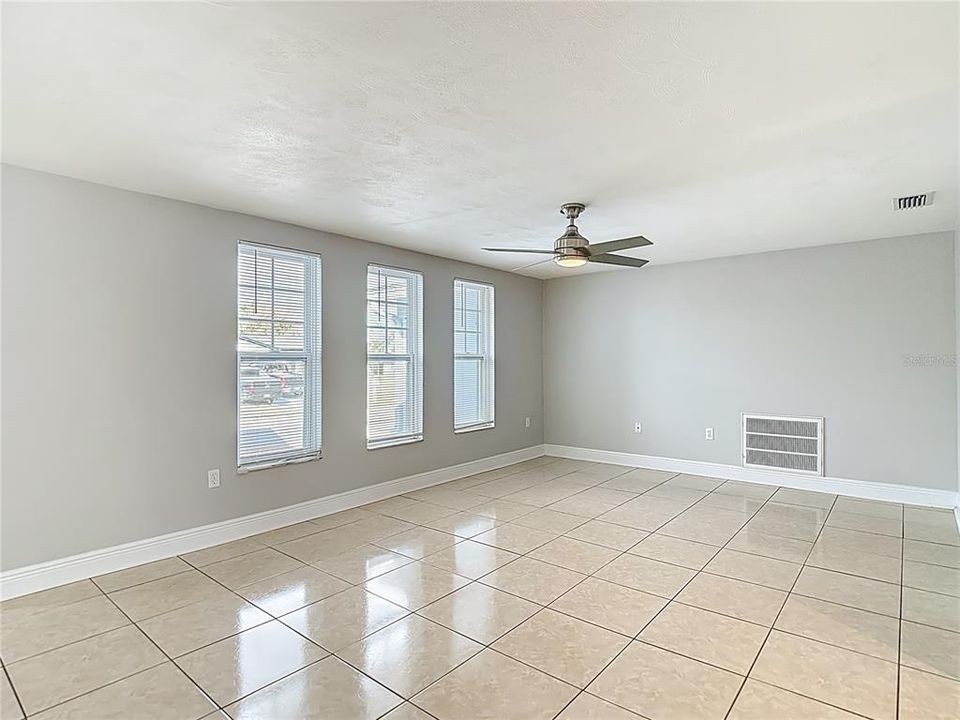 Active With Contract: $250,000 (3 beds, 2 baths, 1446 Square Feet)