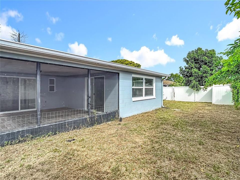 Active With Contract: $250,000 (3 beds, 2 baths, 1446 Square Feet)