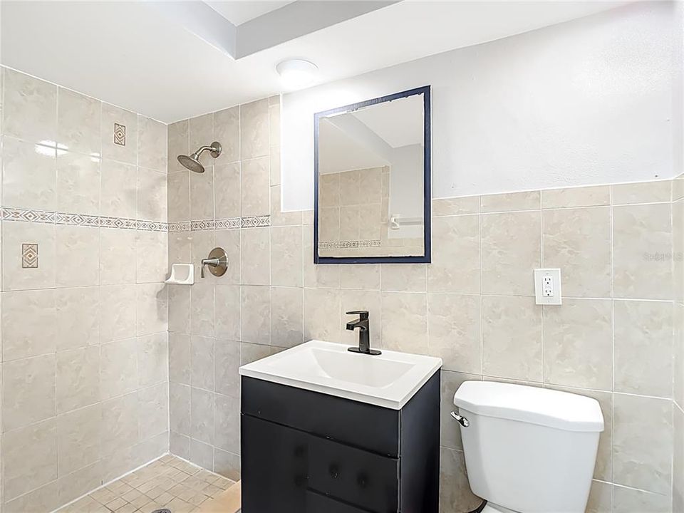 Active With Contract: $250,000 (3 beds, 2 baths, 1446 Square Feet)