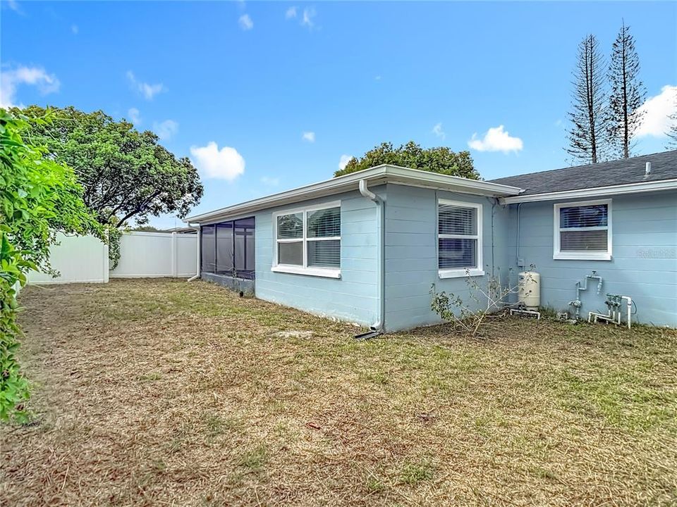 Active With Contract: $250,000 (3 beds, 2 baths, 1446 Square Feet)