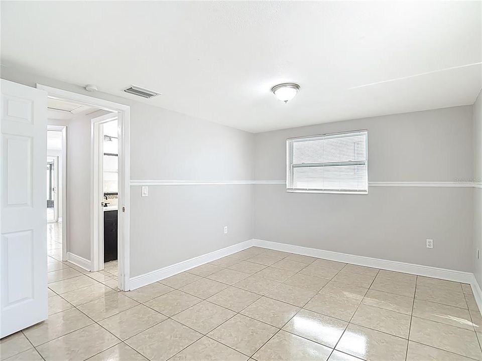 Active With Contract: $250,000 (3 beds, 2 baths, 1446 Square Feet)