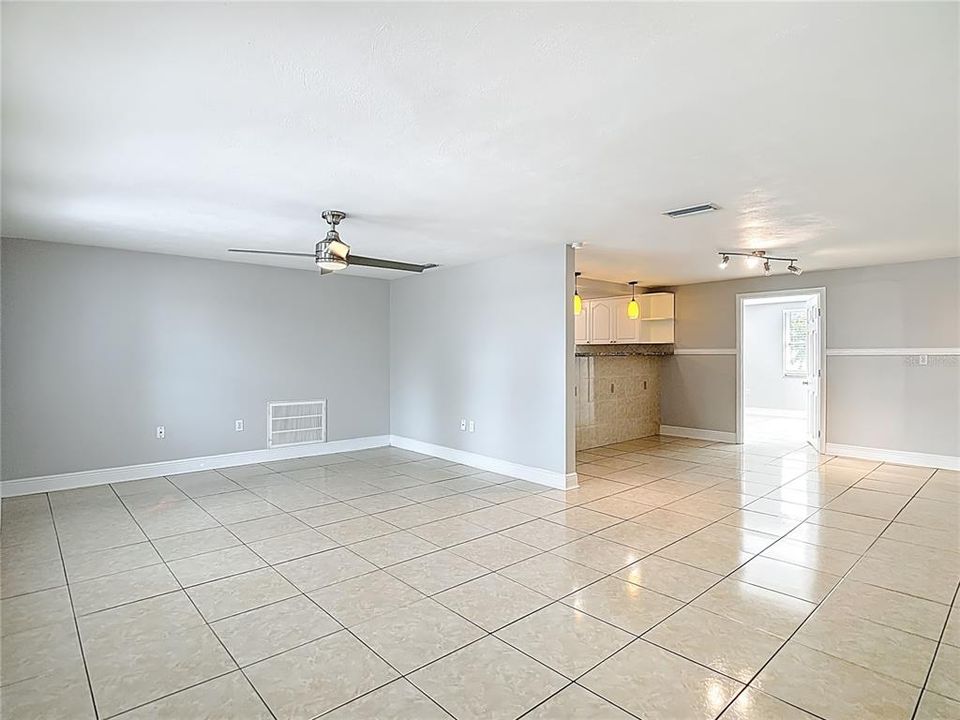 Active With Contract: $250,000 (3 beds, 2 baths, 1446 Square Feet)