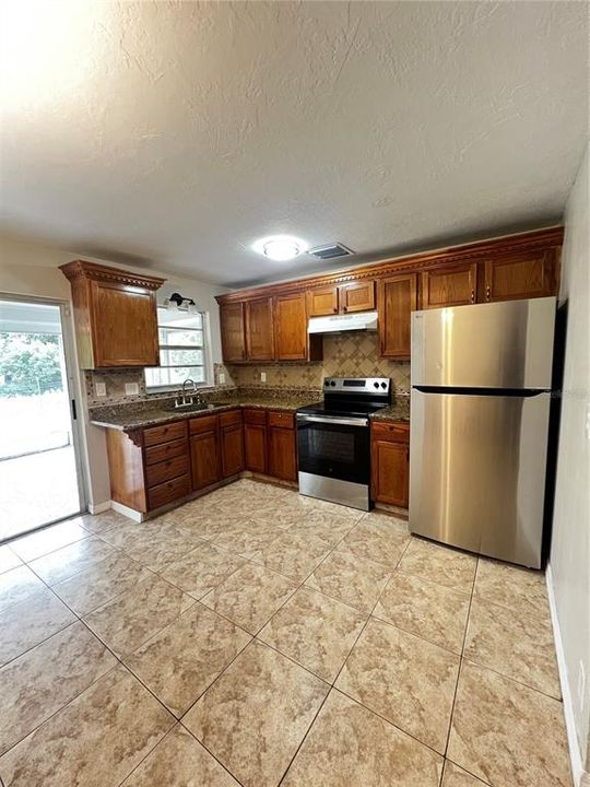 For Rent: $1,750 (2 beds, 2 baths, 976 Square Feet)