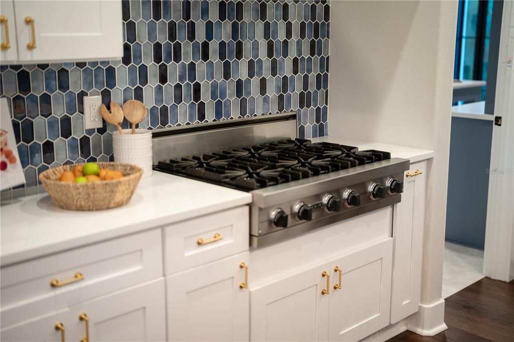 For Sale: $3,500,000 (6 beds, 5 baths, 6023 Square Feet)