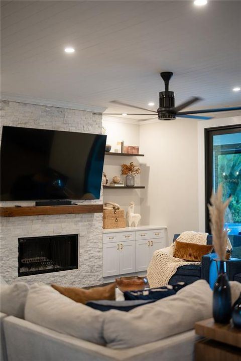 For Sale: $3,500,000 (6 beds, 5 baths, 6023 Square Feet)