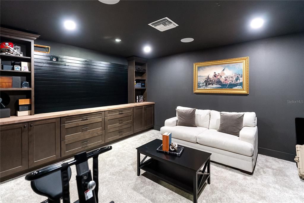 For Sale: $3,500,000 (6 beds, 5 baths, 6023 Square Feet)