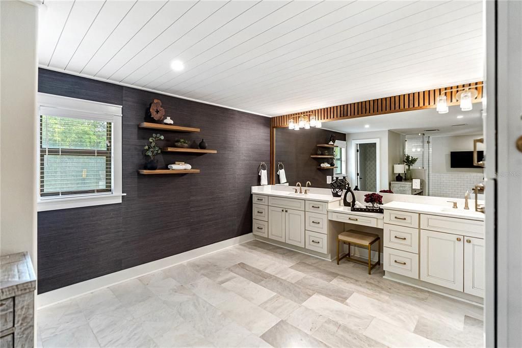 For Sale: $3,500,000 (6 beds, 5 baths, 6023 Square Feet)