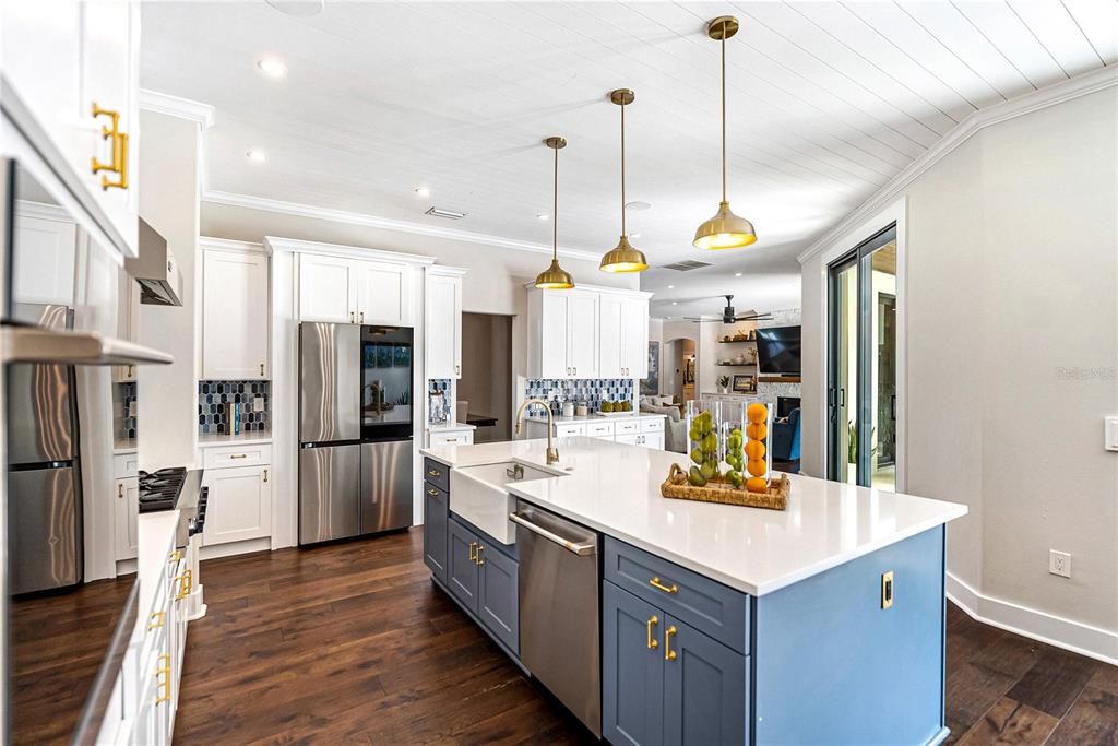 For Sale: $3,500,000 (6 beds, 5 baths, 6023 Square Feet)