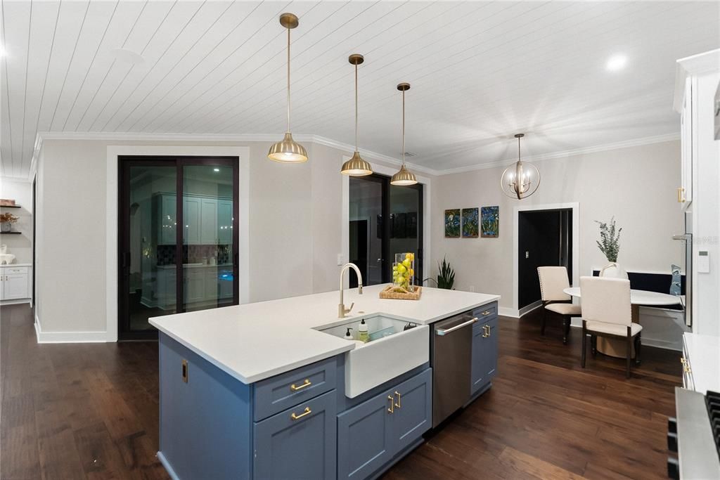 For Sale: $3,500,000 (6 beds, 5 baths, 6023 Square Feet)