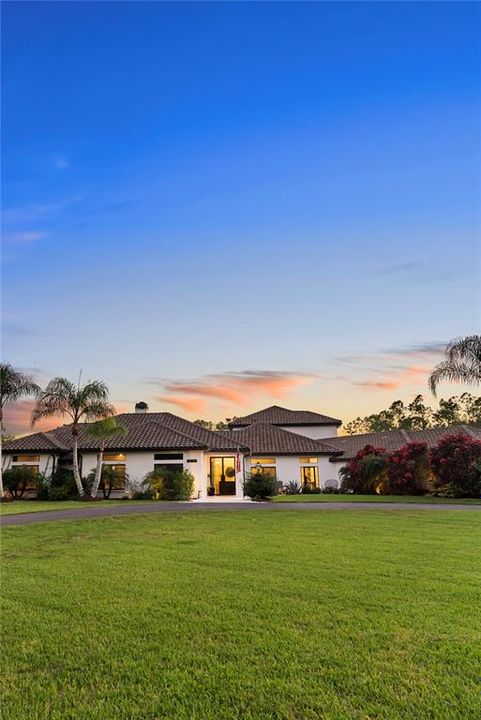 For Sale: $3,500,000 (6 beds, 5 baths, 6023 Square Feet)