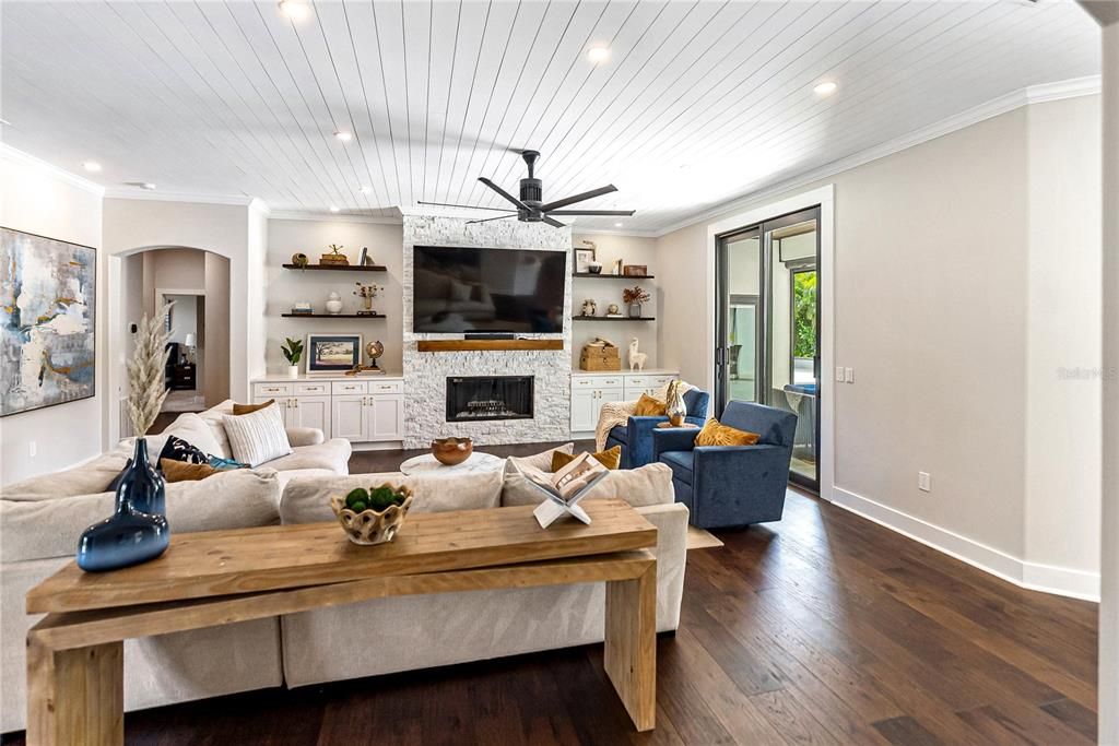 For Sale: $3,500,000 (6 beds, 5 baths, 6023 Square Feet)