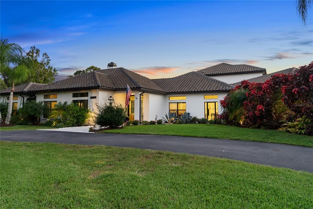 For Sale: $3,500,000 (6 beds, 5 baths, 6023 Square Feet)