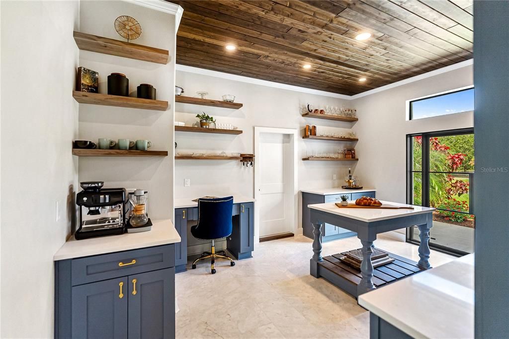 For Sale: $3,500,000 (6 beds, 5 baths, 6023 Square Feet)