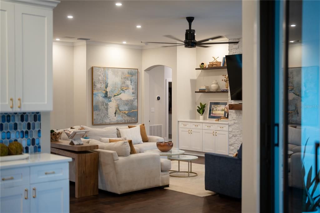 For Sale: $3,500,000 (6 beds, 5 baths, 6023 Square Feet)