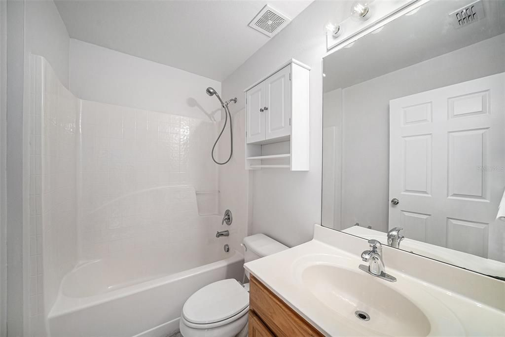 For Sale: $335,000 (3 beds, 2 baths, 1468 Square Feet)