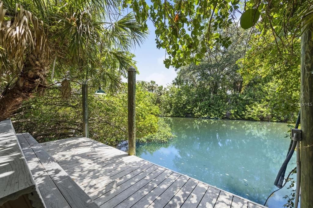 出租: $6,000 (3 贝兹, 2 浴室, 2251 平方英尺)