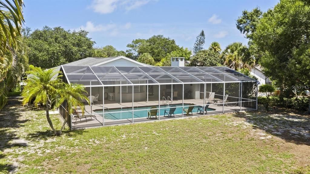 出租: $6,000 (3 贝兹, 2 浴室, 2251 平方英尺)