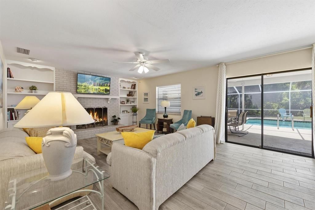 出租: $6,000 (3 贝兹, 2 浴室, 2251 平方英尺)