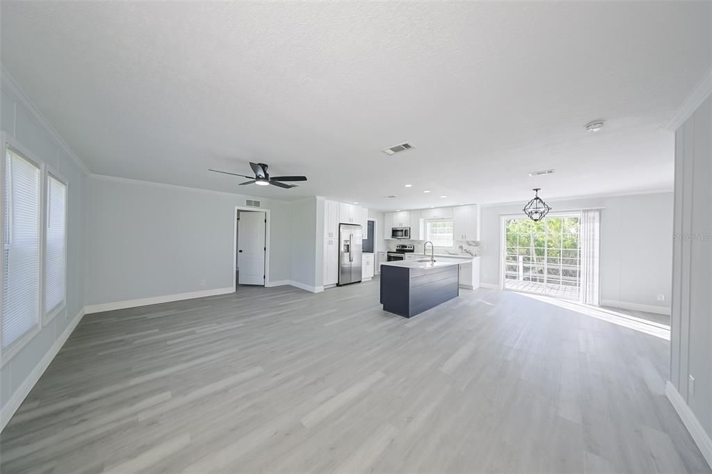 Active With Contract: $360,000 (5 beds, 2 baths, 2052 Square Feet)