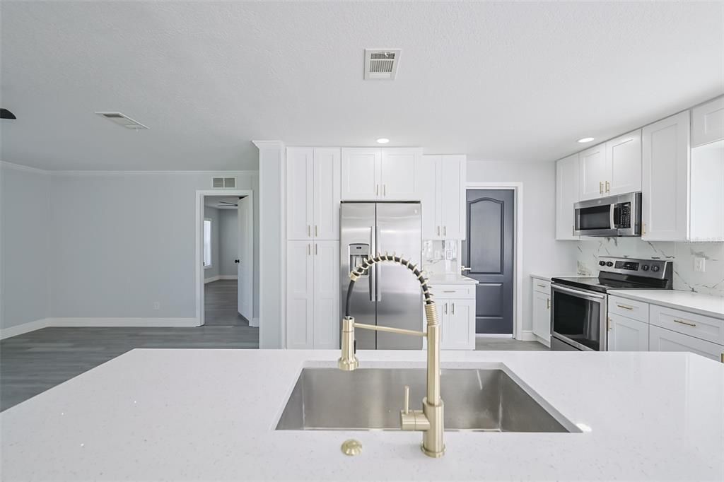 Active With Contract: $360,000 (5 beds, 2 baths, 2052 Square Feet)