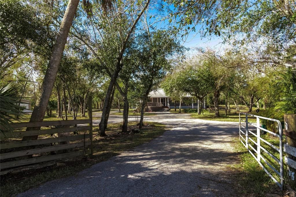 En Venta: $499,000 (3 camas, 2 baños, 2460 Pies cuadrados)