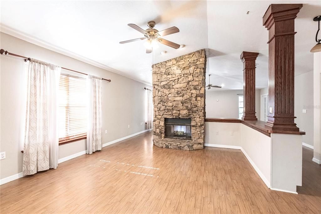 En Venta: $499,000 (3 camas, 2 baños, 2460 Pies cuadrados)