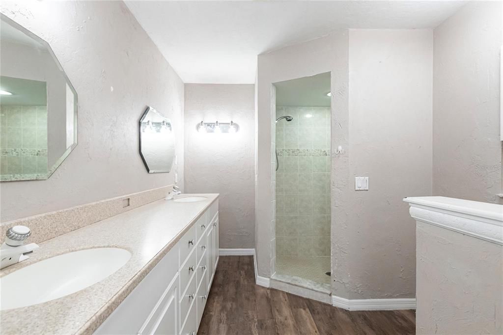 En Venta: $499,000 (3 camas, 2 baños, 2460 Pies cuadrados)