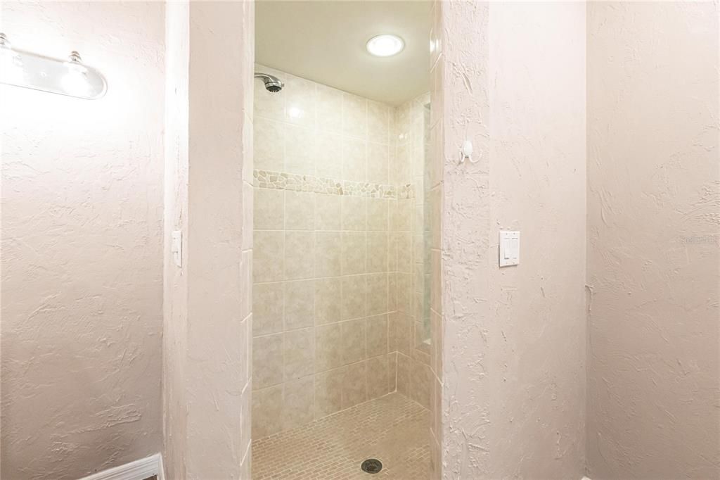 En Venta: $499,000 (3 camas, 2 baños, 2460 Pies cuadrados)