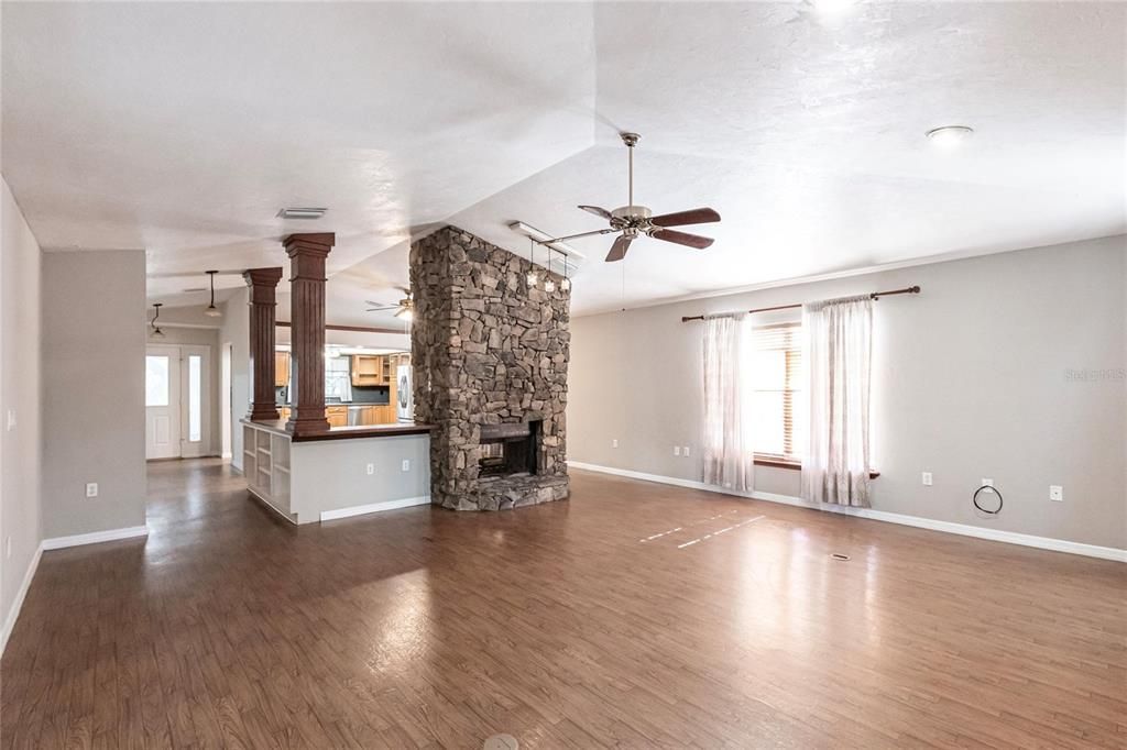 En Venta: $499,000 (3 camas, 2 baños, 2460 Pies cuadrados)