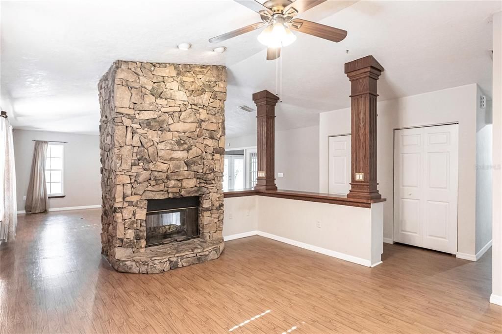 En Venta: $499,000 (3 camas, 2 baños, 2460 Pies cuadrados)