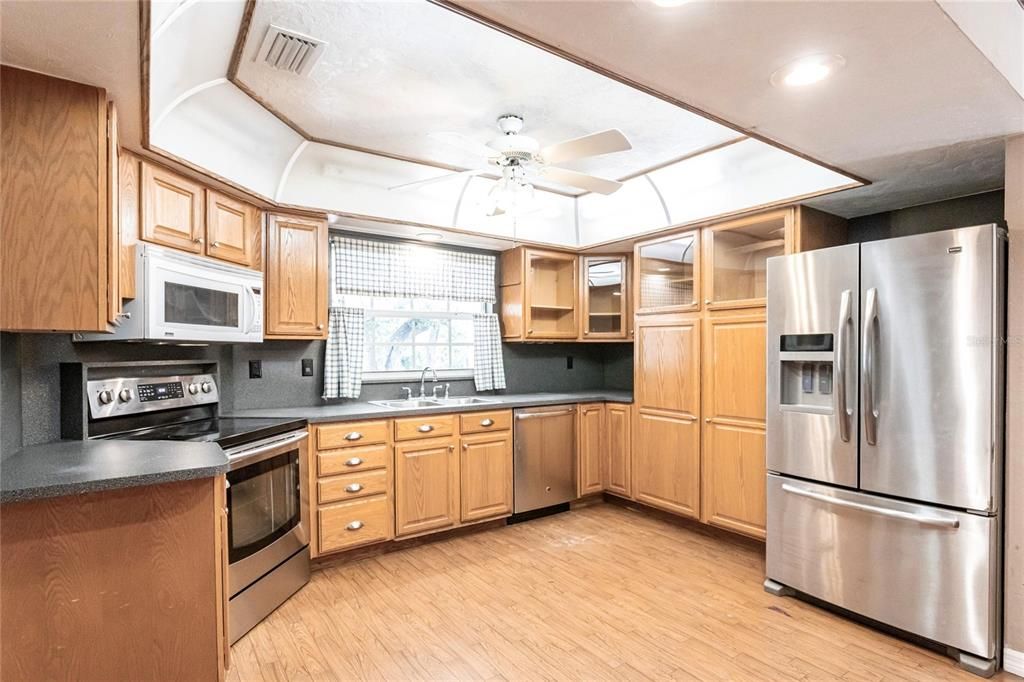 En Venta: $499,000 (3 camas, 2 baños, 2460 Pies cuadrados)