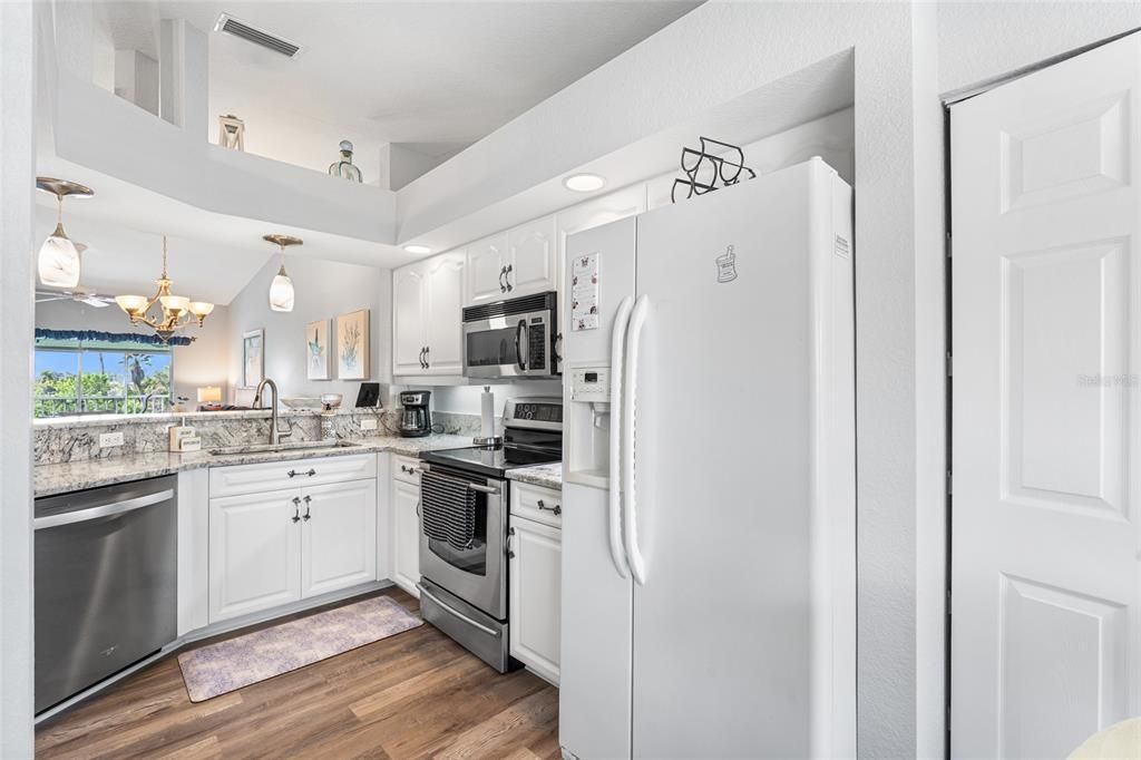 待售: $234,900 (2 贝兹, 2 浴室, 1153 平方英尺)