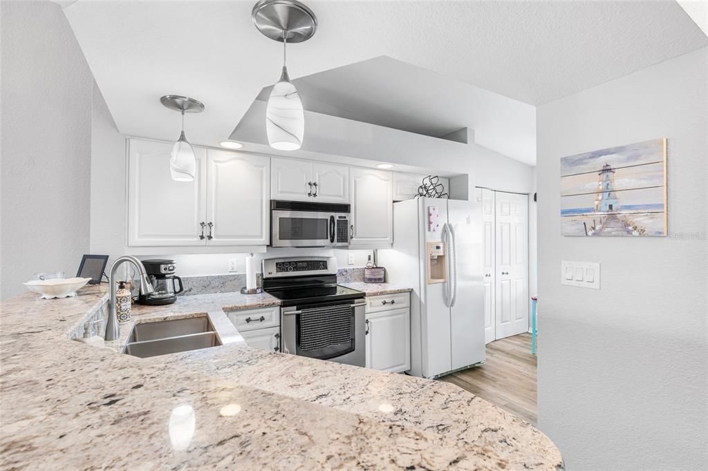 待售: $234,900 (2 贝兹, 2 浴室, 1153 平方英尺)