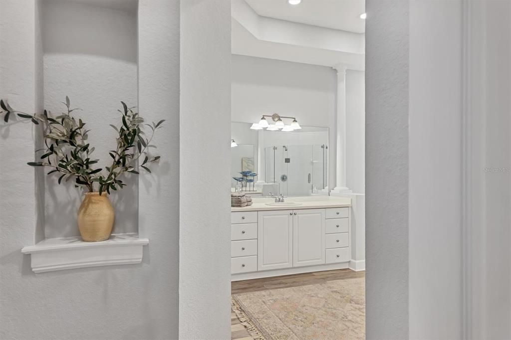 Activo con contrato: $6,200 (4 camas, 3 baños, 2719 Pies cuadrados)