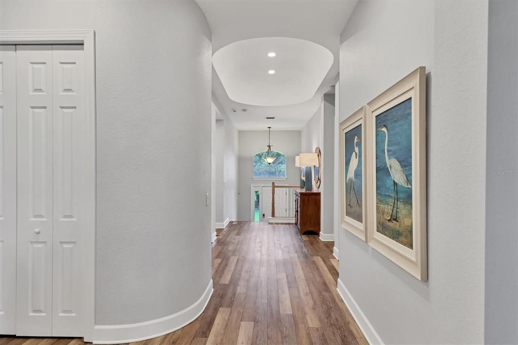 Activo con contrato: $6,200 (4 camas, 3 baños, 2719 Pies cuadrados)