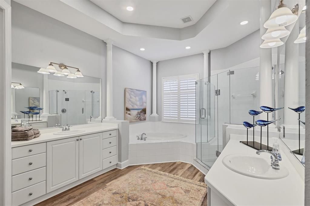 Activo con contrato: $6,200 (4 camas, 3 baños, 2719 Pies cuadrados)