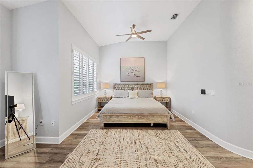 Activo con contrato: $6,200 (4 camas, 3 baños, 2719 Pies cuadrados)