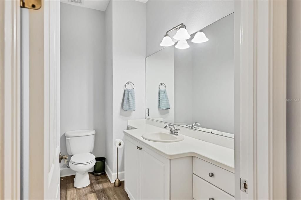 Activo con contrato: $6,200 (4 camas, 3 baños, 2719 Pies cuadrados)