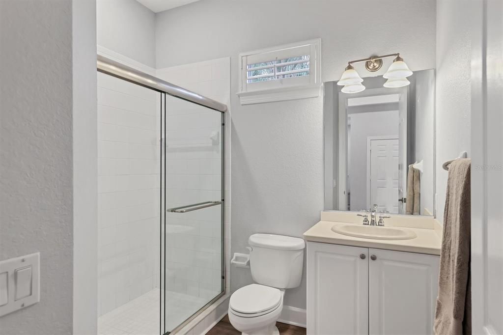 Activo con contrato: $6,200 (4 camas, 3 baños, 2719 Pies cuadrados)