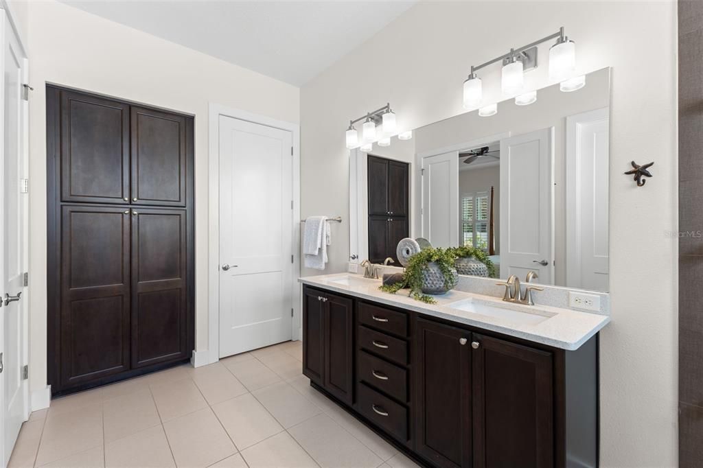 For Sale: $799,900 (4 beds, 2 baths, 2458 Square Feet)